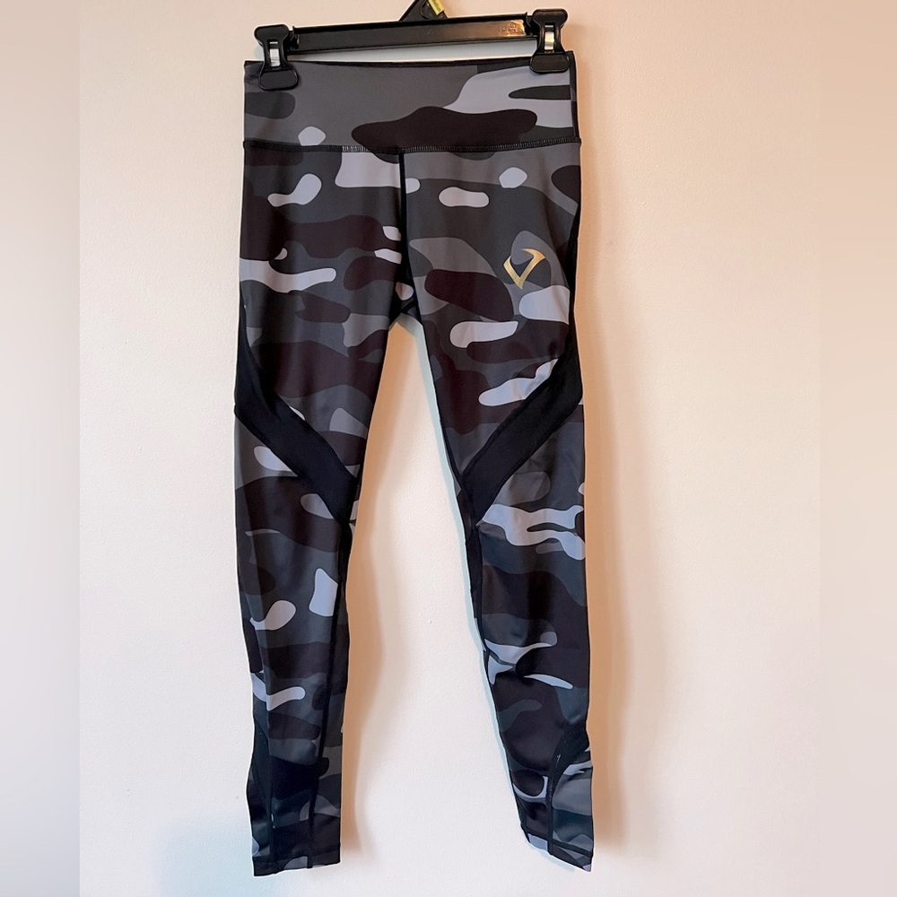 Violate the Dresscode Camo Leggins xsmall